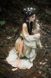 YiTuYu Art Language Vol.9451: Captivating Portraits of Dang Chu Jiao Ren Jia Xiao Tian Tian - image 2