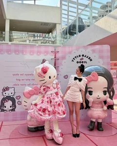 Jisoo BLACKPINK Redefines Barbiecore Aesthetic At The Exclusive Hello Kitty Pop-Up Event - image 7