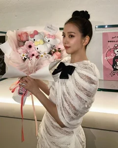 Jisoo BLACKPINK Redefines Barbiecore Aesthetic At The Exclusive Hello Kitty Pop-Up Event - image 0