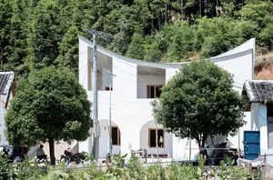 Son Builds Unique Floating House Worth $120,000 as a Special Gift for His Parents - image 2