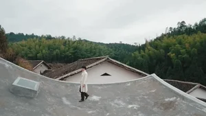 Son Builds Unique Floating House Worth $120,000 as a Special Gift for His Parents - image 6