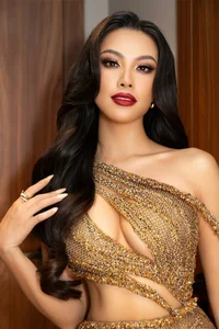 Kim Duyên Rescues Miss Supranational 2023 Andrea Aguilera with a Fashion Emergency Before the 2024 Semi-finals - image 4