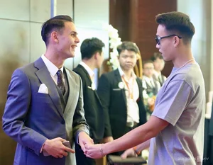 Star-Studded Wedding: Vietnam's Football Elite Celebrate Quang Hai's Big Day - image 4