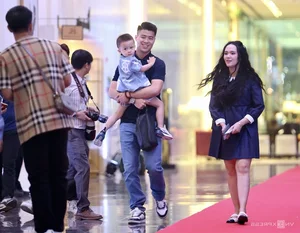 Star-Studded Wedding: Vietnam's Football Elite Celebrate Quang Hai's Big Day - image 5