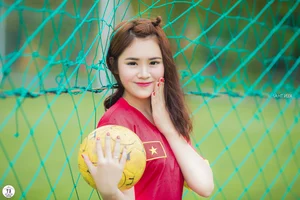 Elegant and Cute Vietnamese Girls Gallery: Pack 23 Portrait Showcase - image 3