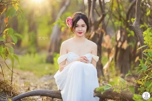 Elegant and Cute Vietnamese Girls Gallery: Pack 23 Portrait Showcase - image 42