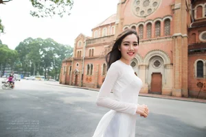Elegant and Cute Vietnamese Girls Gallery: Pack 23 Portrait Showcase - image 15