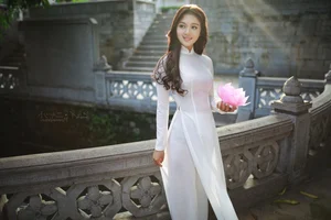 Elegant and Cute Vietnamese Girls Gallery: Pack 23 Portrait Showcase - image 49