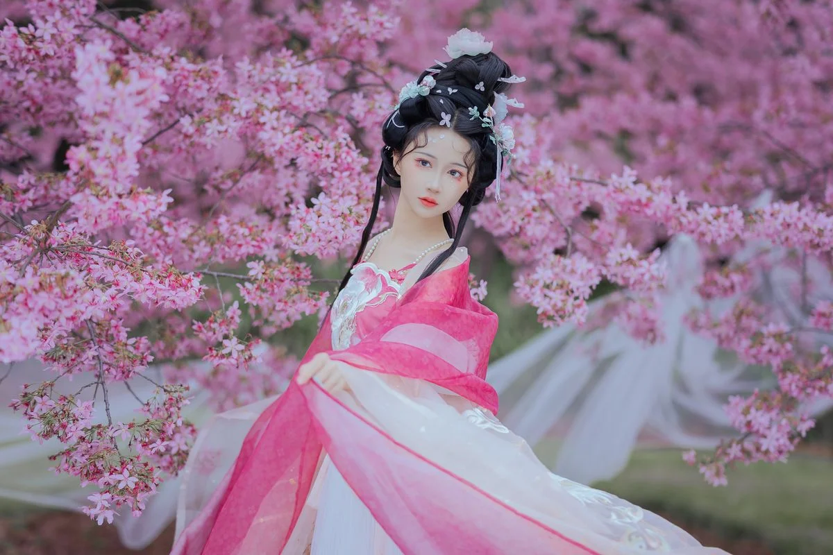 Elegant Portrait Photography: YiTuYu Art Language Vol.4190 featuring Qi Luo Sheng De Xiao Su Su