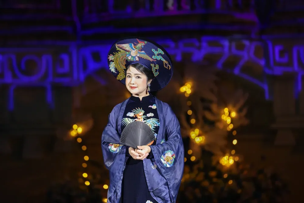 H’hen Niê and Hồng Diễm Shine at Step of Heritage 2 Fashion Event