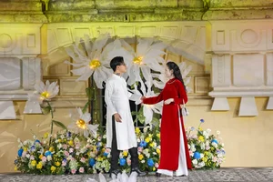 H’hen Niê and Hồng Diễm Shine at Step of Heritage 2 Fashion Event - image 6