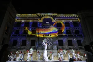 H’hen Niê and Hồng Diễm Shine at Step of Heritage 2 Fashion Event - image 4
