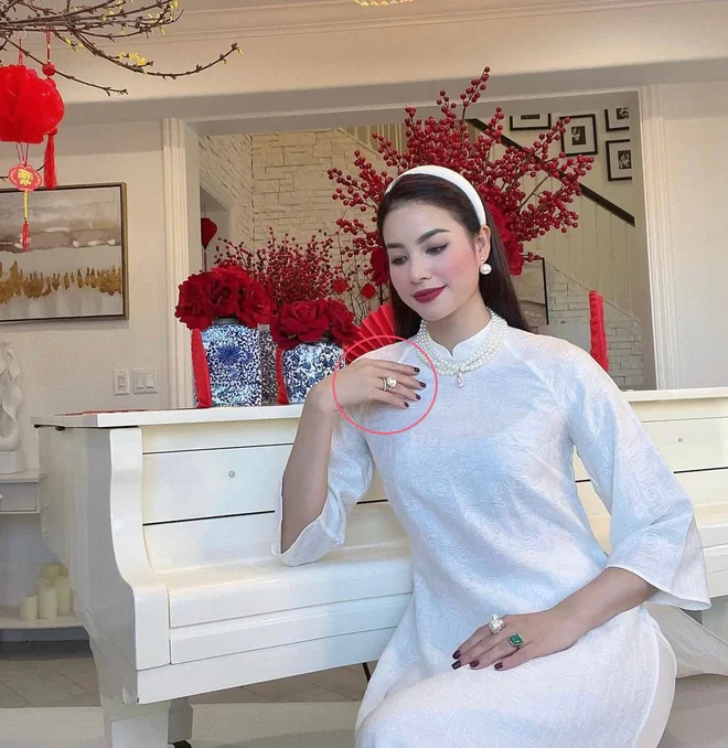 Pham Huong Sparks Marriage Rumors After Publicly Revealing Husband's Identity in the US