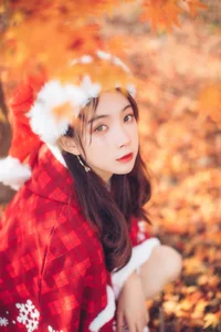 Stunning Christmas Girl Aesthetic Under Autumn Maple Leaves - YiTuYu Art Language Vol.9134 Featuring Xu Shi Qi Ma Portrait Photography Collection - image 15