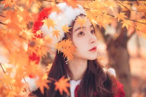 Stunning Christmas Girl Aesthetic Under Autumn Maple Leaves - YiTuYu Art Language Vol.9134 Featuring Xu Shi Qi Ma Portrait Photography Collection - image 11