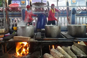 Vietnam’s Massive Charity Feast: 330 Tons of Food for Pilgrims - image 1