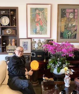 Khám phá ngôi nhà phố cổ Hàng Bông ấm cúng của 'vua hài' Xuân Hinh - image 2
