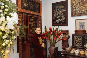 Khám phá ngôi nhà phố cổ Hàng Bông ấm cúng của 'vua hài' Xuân Hinh - image 0