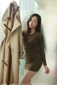 IESS SXJ No.1700 Xiao Jie: A Masterclass in Sophisticated Style and Artistic Portraiture - image 12