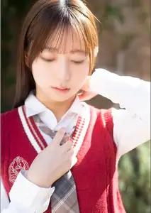 Kuki Naho: Unveiling Natural Beauty in JP Digital Photobook - image 1