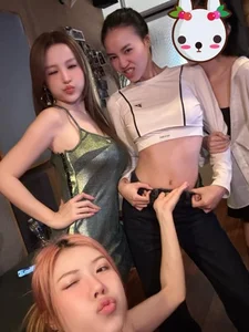 Ninh Dương Lan Ngọc khoe vóc dáng nuột nà trong bộ ảnh bikini gợi cảm - image 8