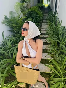 Ninh Dương Lan Ngọc khoe vóc dáng nuột nà trong bộ ảnh bikini gợi cảm - image 7