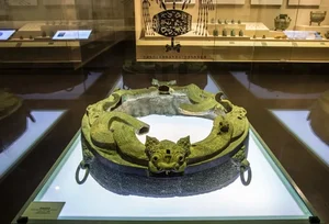 Uncovering Exquisite 2,500-Year-Old Artifacts from Ancient Tombs: Masterpieces That Defy Imitation - image 2