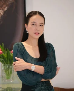 The Timeless Elegance of Madam Pang: A Look at the Thai Billionaire's Ageless Style - image 9