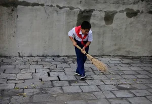 Rare Photos Reveal the Surprising Daily Reality of Life in North Korea - image 2