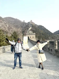 Veteran Actor Chi Trung Quickly Shuts Down Matchmaking Rumors with Sweet Photos of Girlfriend Y Lan - image 8