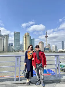 Veteran Actor Chi Trung Quickly Shuts Down Matchmaking Rumors with Sweet Photos of Girlfriend Y Lan - image 7