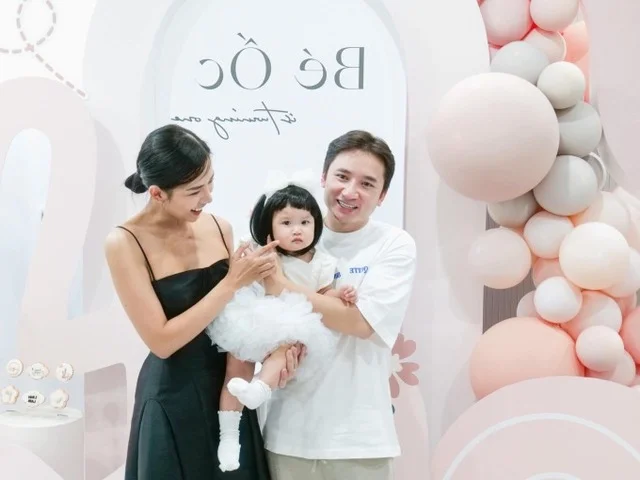 Cao Thai Son Welcomes Son While Manh Truong Daughter Charms Fans