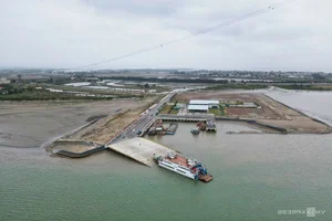 Diện mạo mới của bến phà Đồng Bài: Cửa ngõ hiện đại ra đảo Cát Bà - image 0