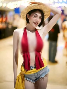 Street Style Controversy: How Bold Fashion Choices are Redefining Public Spaces - image 5