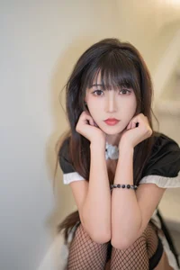 Sweet Sophistication in YiTuYu Art Language Vol.7675: Ai Chi Dan Gao De Xiao Yin - image 0