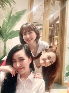 Vietnamese Actresses Kim Oanh and Nhã Phương Showcase Stunning Travel Style and Friendship - image 0