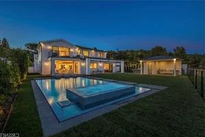 Inside Olivia Culpo and Christian McCaffrey’s Stunning $3.5 Million Los Angeles Mansion - image 4
