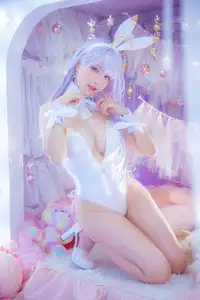 Coser Ely_eee's Captivating Bunny Plymouth Cosplay: Sweet Charm in a Dreamy Setting - image 11