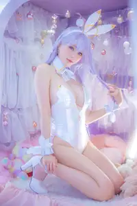 Coser Ely_eee's Captivating Bunny Plymouth Cosplay: Sweet Charm in a Dreamy Setting - image 9