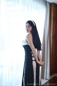 XiuRen No.10690 Bai Wei Wei: Alluring Elegance in a Unique Ensemble - image 25