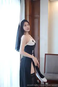 XiuRen No.10690 Bai Wei Wei: Alluring Elegance in a Unique Ensemble - image 10