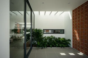 Small House 02: A Stunning 170m2 Modern Home with Central Courtyard in Ben Tre - image 3
