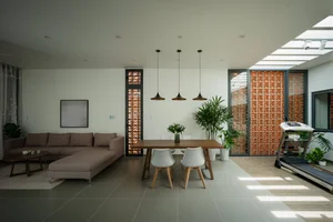 Small House 02: A Stunning 170m2 Modern Home with Central Courtyard in Ben Tre - image 13