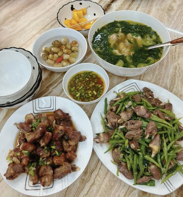 Actor Hong Dang's Wife Shares Heartwarming Family Dinner Prepared by Daughter