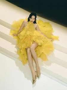 Chic Oversized Fashion Trends: How Diệu Nhi Masters the Art of Hiding the Waistline with Sophisticated Style - image 7
