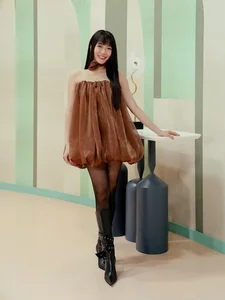 Chic Oversized Fashion Trends: How Diệu Nhi Masters the Art of Hiding the Waistline with Sophisticated Style - image 5