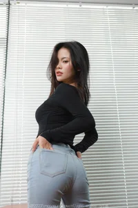 IESS Chinese Model Tu Tu Features in Romantic Valentine Newcomer Series - image 4
