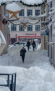 Exploring Munich's Winter Wonderland During a Record-Breaking Snowstorm - image 9