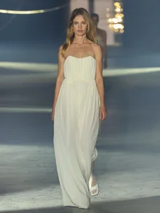 Supermodel Natalia Vodianova Expecting Her Sixth Child: A Celebration of Motherhood - image 5