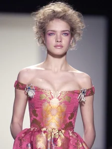 Supermodel Natalia Vodianova Expecting Her Sixth Child: A Celebration of Motherhood - image 2